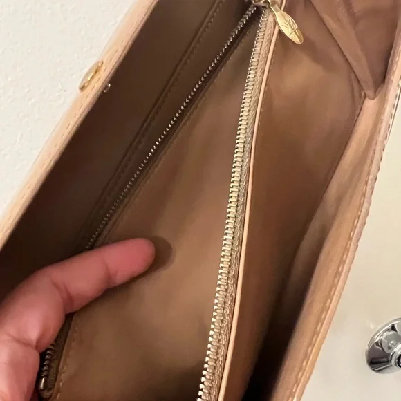 Louis Vuitton Shiny mustard patent leather Long snap on Wallet👌🌹❤️ - Picture 7 of 11